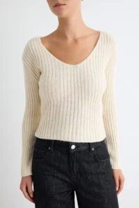 TRENDYOLMİLLA Ecru Crop Basic V-neck Knitwear Sweater - Image 3