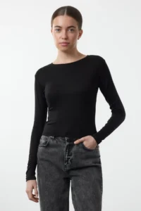 TRENDYOLMİLLA Black-Burgundy 2 Sets Package Viscose/Soft Fabric Crop Fitted/Body-Fitting Knitting Blouse - Image 2