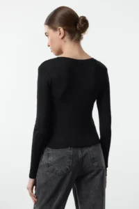 TRENDYOLMİLLA Black-Burgundy 2 Sets Package Viscose/Soft Fabric Crop Fitted/Body-Fitting Knitting Blouse - Image 3