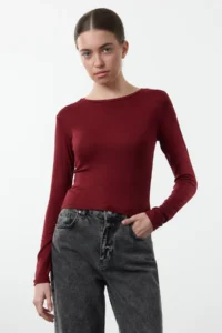 TRENDYOLMİLLA Black-Burgundy 2 Sets Package Viscose/Soft Fabric Crop Fitted/Body-Fitting Knitting Blouse - Image 4