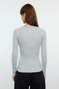 TRENDYOLMİLLA Gray Melange snaps Fitted Ribbed Flexible Knitting Blouse - Image 5