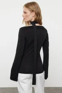 TRENDYOLMİLLA Black Shawl Detailed Fitted Flexible Knitting Blouse - Image 5
