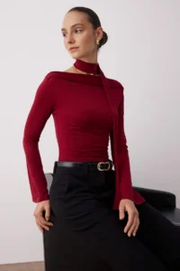 TRENDYOLMİLLA Burgundy Shawl Detailed Fitted Flexible Knitting Blouse - Image 2