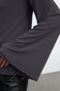 TRENDYOLMİLLA Anthracite relaxed/Rahat Pattern Spanish Arm Flexible Knitting Blouse - Image 4