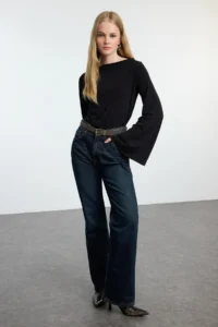 TRENDYOLMİLLA Black relaxed/Rahat Pattern Spanish Arm Flexible Knitting Blouse - Image 2