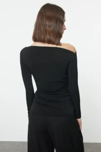 TRENDYOLMİLLA Black Drape Detailed Fitted Long Sleeve Flexible Knitting Blouse - Image 10