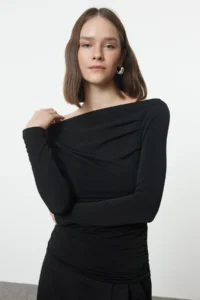 TRENDYOLMİLLA Black Drape Detailed Fitted Long Sleeve Flexible Knitting Blouse - Image 6