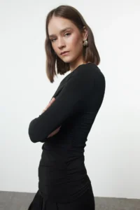 TRENDYOLMİLLA Black Drape Detailed Fitted Long Sleeve Flexible Knitting Blouse - Image 7