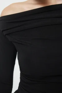 TRENDYOLMİLLA Black Drape Detailed Fitted Long Sleeve Flexible Knitting Blouse - Image 9