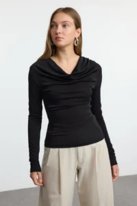 TRENDYOLMİLLA Black Off-Shoulder Neck Body-Fitting Flexible Long Sleeve Buzzy Knitting Blouse - Image 2