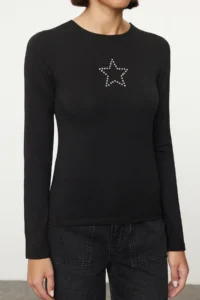 TRENDYOLMİLLA Black Star Stone Printed Fitted/Body-Sitting Knitting Blouse - Image 3