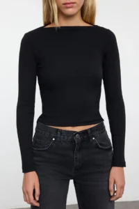 TRENDYOLMİLLA Black Knitting Blouse - Image 3