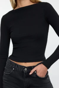 TRENDYOLMİLLA Black Knitting Blouse - Image 4