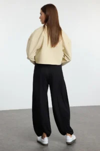 TRENDYOLMİLLA Black Soft/Soft Touch Carrot/Salwar Pattern Flexible Knitting Sweatpants Trousers - Image 3