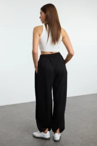TRENDYOLMİLLA Black Soft/Soft Touch Carrot/Salwar Pattern Flexible Knitting Sweatpants Trousers - Image 5