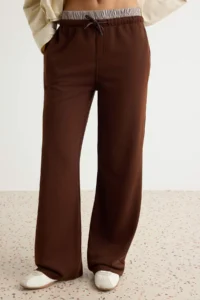 TRENDYOLMİLLA Brown Tyre Waist Detailed Straight/Plain Pattern Knitting Sweatpants Pants - Image 3