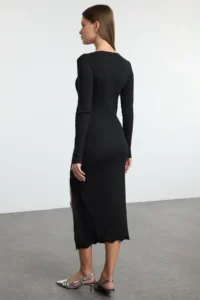 TRENDYOLMİLLA Black Plain slit Midi Boat Neck Fitted/Body-Sitting slit Knitting Dress - Image 5