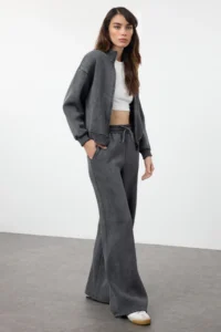 TRENDYOLMİLLA Anthracite Fleece Knitting Tracksuit