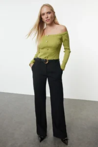 TRENDYOLMİLLA Green Carmen Collar Fitted/Bodysuit hugging Knitwear Cardigan - Image 2
