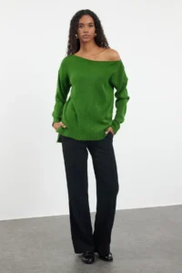 TRENDYOLMİLLA Green Woolly Boat Neck Basic Knitwear Sweater - Image 2