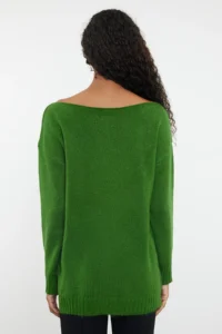 TRENDYOLMİLLA Green Woolly Boat Neck Basic Knitwear Sweater - Image 5