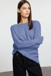 TRENDYOLMİLLA Indigo Woolly Boat Neck Basic Knitwear Sweater