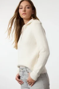 TRENDYOLMİLLA Ecru Woolly Wide Pattern Polo Shirt Collar Zippered Knitwear Sweater - Image 2