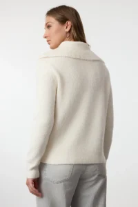 TRENDYOLMİLLA Ecru Woolly Wide Pattern Polo Shirt Collar Zippered Knitwear Sweater - Image 5
