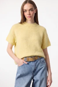 TRENDYOLMİLLA Yellow Wide Pattern Soft textured Knitwear Sweater