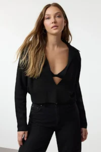 TRENDYOLMİLLA Black Crop Polo Shirt Collar Thin Knitwear Sweater
