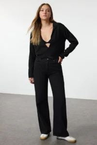 TRENDYOLMİLLA Black Crop Polo Shirt Collar Thin Knitwear Sweater - Image 2