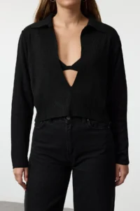TRENDYOLMİLLA Black Crop Polo Shirt Collar Thin Knitwear Sweater - Image 4