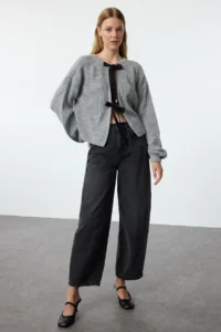 TRENDYOLMİLLA Gray Crop Double Sided Giyilebilir Ribbon/Fiyonk Binding Detailed Knitwear Sweater - Image 4