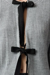 TRENDYOLMİLLA Gray Crop Double Sided Giyilebilir Ribbon/Fiyonk Binding Detailed Knitwear Sweater - Image 5