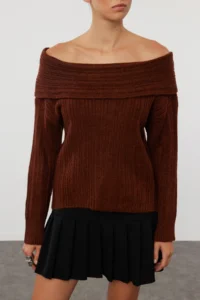 TRENDYOLMİLLA Brown Soft textured Carmen Collar Knitwear Sweater - Image 4
