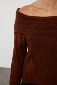 TRENDYOLMİLLA Brown Soft textured Carmen Collar Knitwear Sweater - Image 5