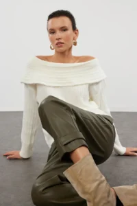 TRENDYOLMİLLA Ecru Soft textured Carmen Collar Knitwear Sweater - Image 5