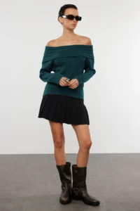 TRENDYOLMİLLA Emerald Green Soft textured Carmen Collar Knitwear Sweater - Image 3