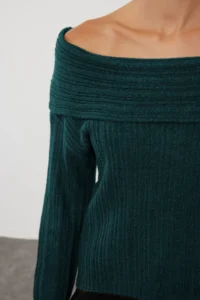TRENDYOLMİLLA Emerald Green Soft textured Carmen Collar Knitwear Sweater - Image 4