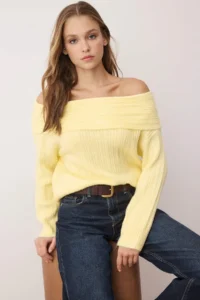 TRENDYOLMİLLA Yellow Soft textured Carmen Collar Knitwear Sweater