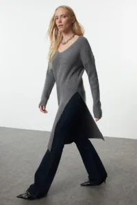 TRENDYOLMİLLA Anthracite Slit Detailed Tunic Length Soft textured Knitwear Sweater