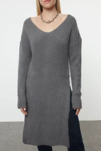 TRENDYOLMİLLA Anthracite Slit Detailed Tunic Length Soft textured Knitwear Sweater - Image 3