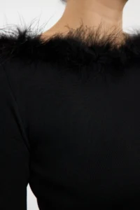 TRENDYOLMİLLA Black Kayak and Collar Detailed. Fitted/Bodysuit hugging Knitwear Sweater - Image 4
