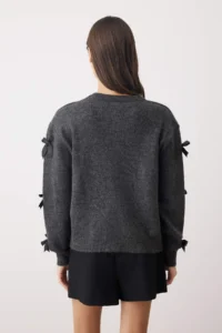 TRENDYOLMİLLA DARK anthracite Soft textured Ribbon/Bow Detailed Knitwear Sweater - Image 4