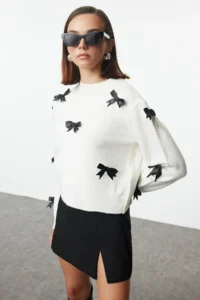 TRENDYOLMİLLA Ecru Soft textured Ribbon/Bow Detailed Knitwear Sweater - Image 2