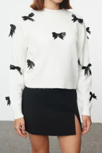 TRENDYOLMİLLA Ecru Soft textured Ribbon/Bow Detailed Knitwear Sweater - Image 4