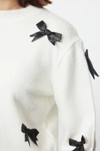 TRENDYOLMİLLA Ecru Soft textured Ribbon/Bow Detailed Knitwear Sweater - Image 5