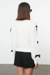 TRENDYOLMİLLA Ecru Soft textured Ribbon/Bow Detailed Knitwear Sweater - Image 6