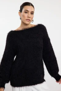 TRENDYOLMİLLA Black Hairy Wide Pattern Turndown collar Knitwear Sweater - Image 6