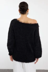 TRENDYOLMİLLA Black Hairy Wide Pattern Turndown collar Knitwear Sweater - Image 9